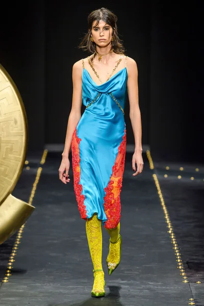 Look 49